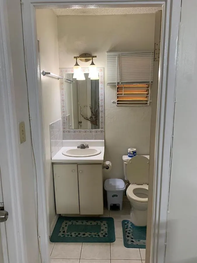 Finest Accommodation Apt # 424 Marley Manor Block 4 6 Marley Rd Kgn 6 Kingston 0*,